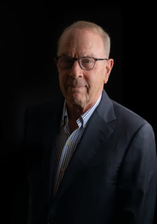Laurence Leamer