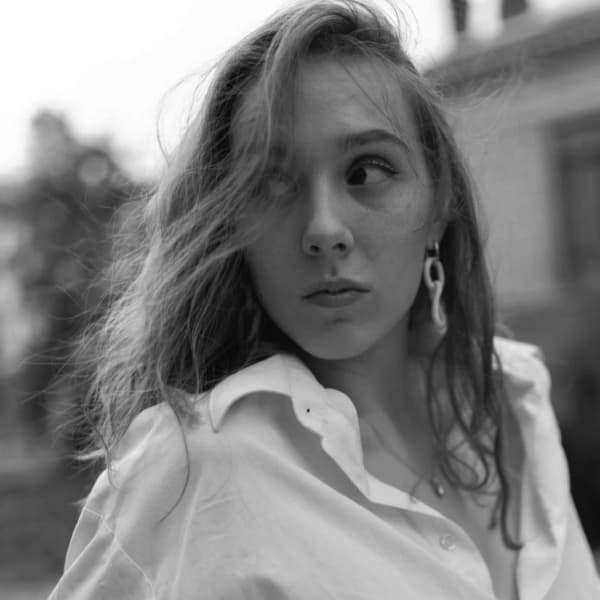 Anya Petrova (Gamer Girl)